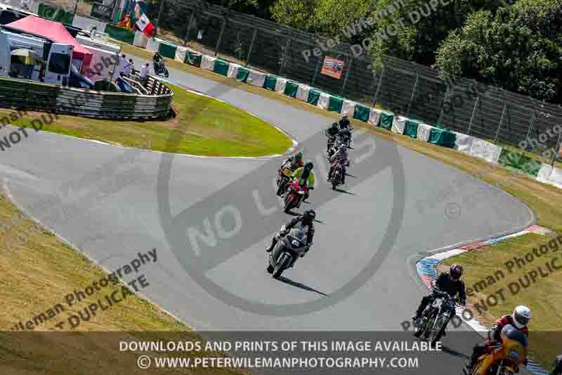 Vintage motorcycle club;eventdigitalimages;mallory park;mallory park trackday photographs;no limits trackdays;peter wileman photography;trackday digital images;trackday photos;vmcc festival 1000 bikes photographs